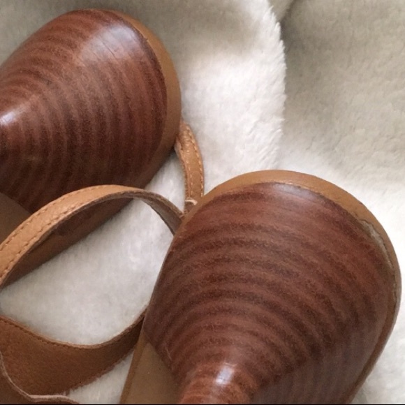 SOLD ❌ Franco Sarto | Bow Tan Slingback Kitten - Picture 4 of 5